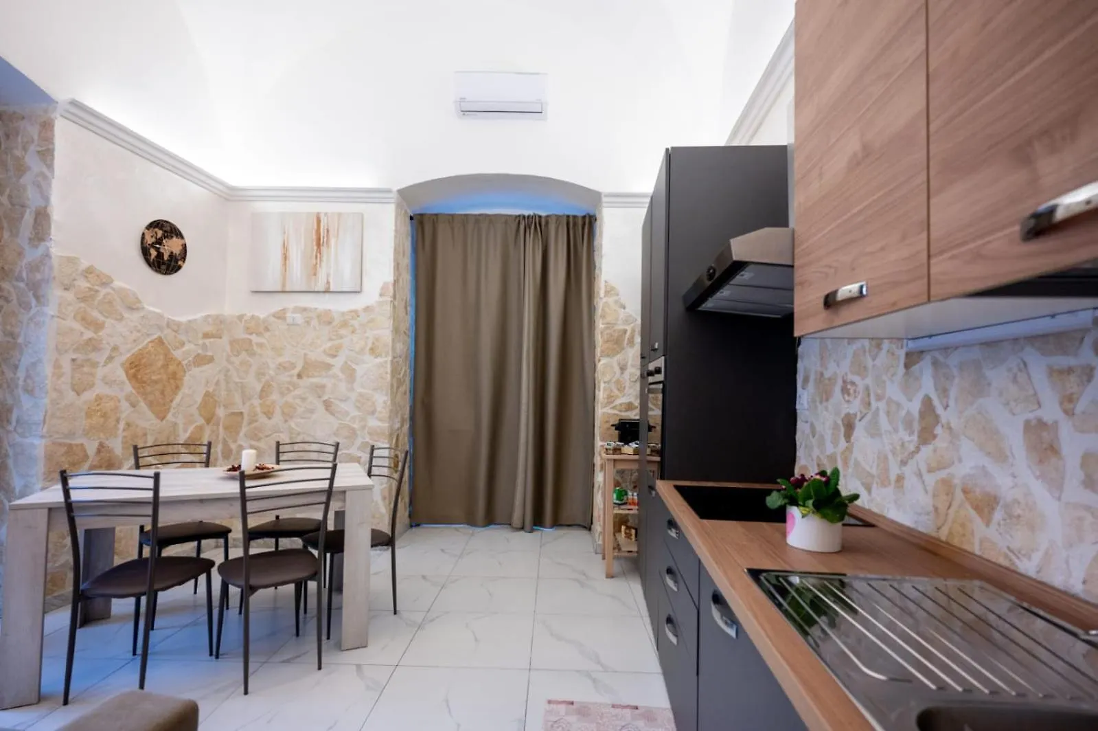 Apartment Maison27 Bari Italy