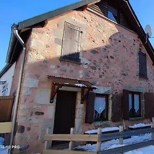 https://la-rustique-du-bout-du-lac.hotels-rhonealpes.com
